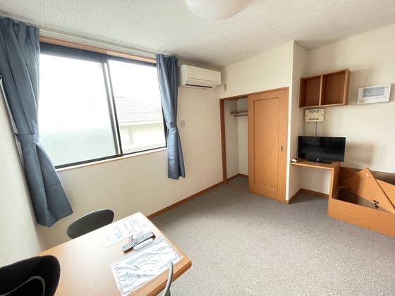 レオパレスラポール