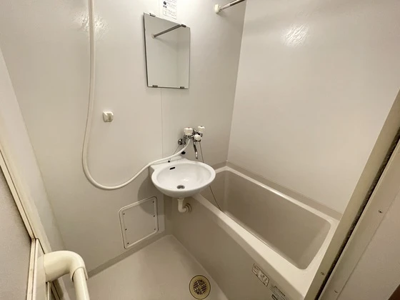 レオパレスラポール