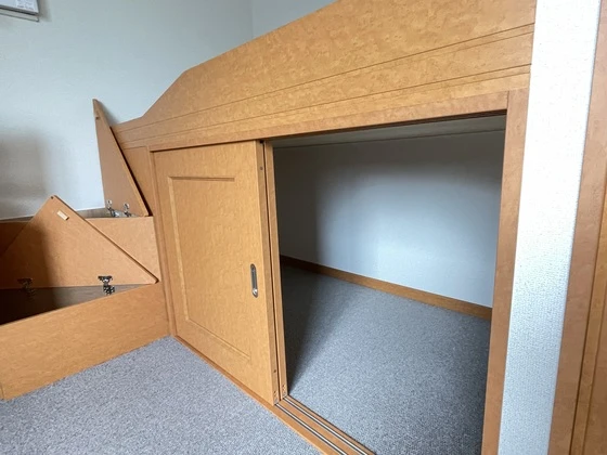 レオパレスラポール