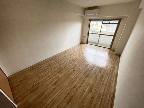 グラビスコート西原駅前