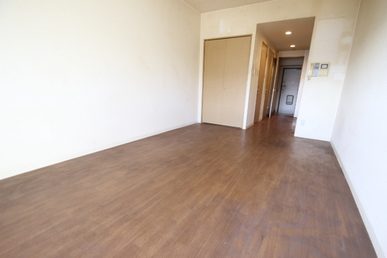 グラビスコート西原駅前