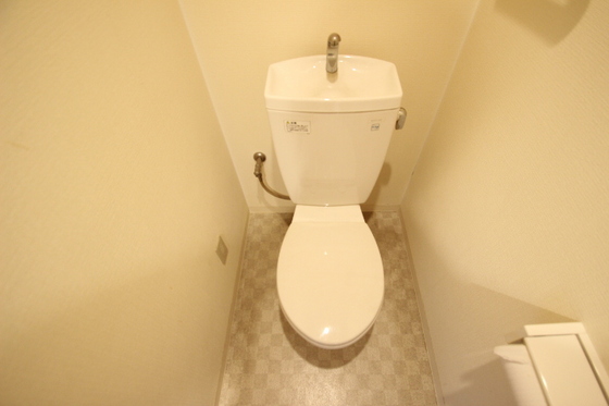 グラビスコート西原駅前