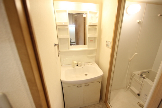 グラビスコート西原駅前