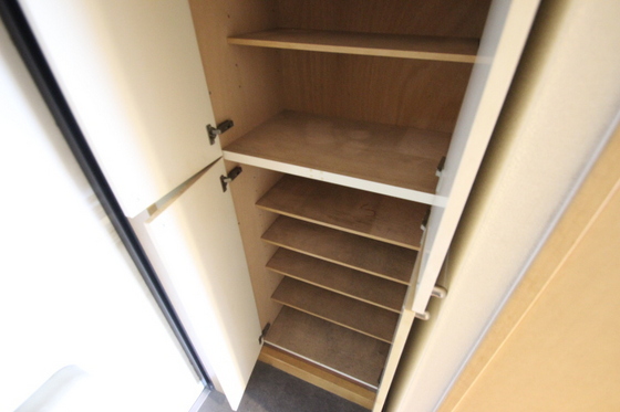 グラビスコート西原駅前