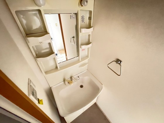 グラビスコート西原駅前