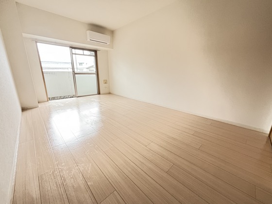 グラビスコート西原駅前