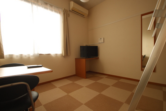 レオパレスグリンビュー F