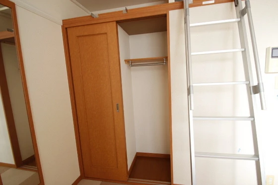 レオパレスグリンビュー F