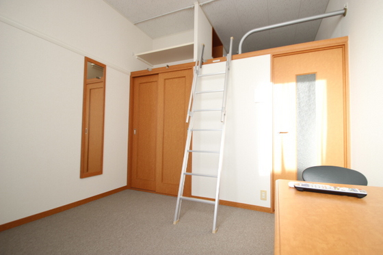 レオパレスグリンビュー F