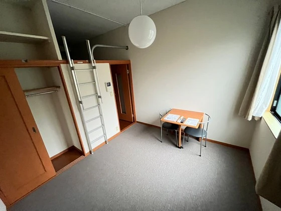 レオパレスグリンビュー F