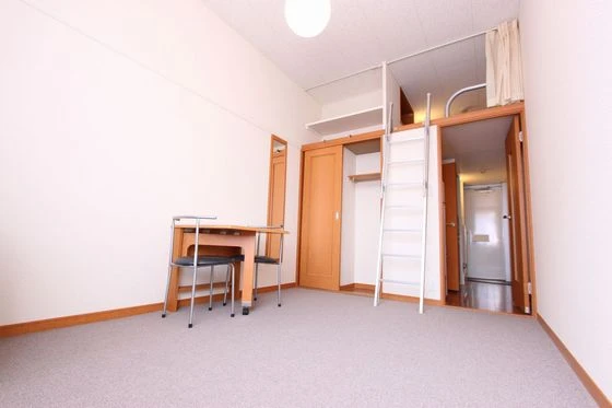 レオパレスオズヴァリー