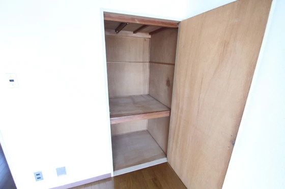 日商岩井光町ハイツ