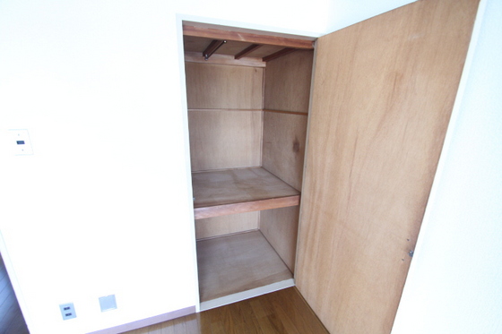 日商岩井光町ハイツ