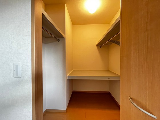 ヴィラージュ C棟