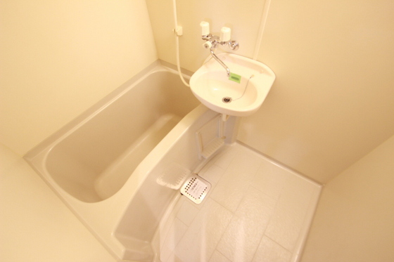 プラティーク川島