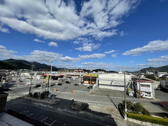 プラティーク川島