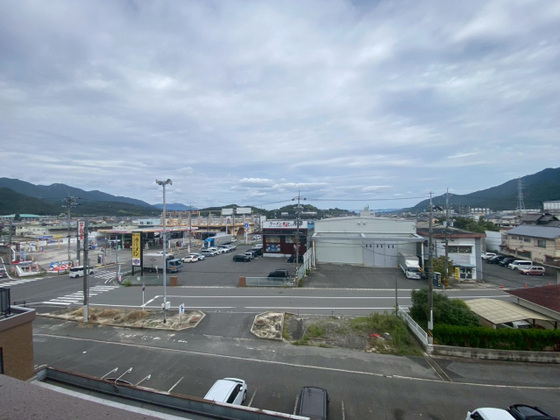 プラティーク川島