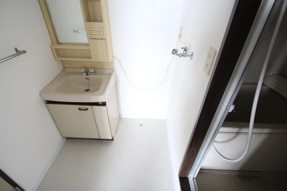 コーポホワイトハウス