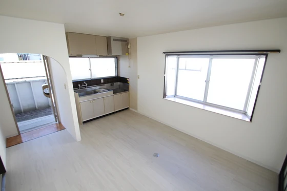 コーポホワイトハウス