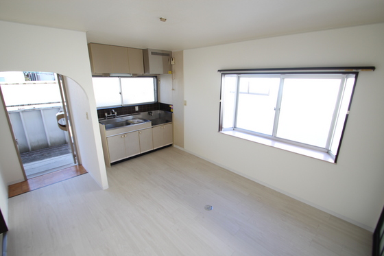 コーポホワイトハウス