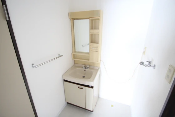 コーポホワイトハウス