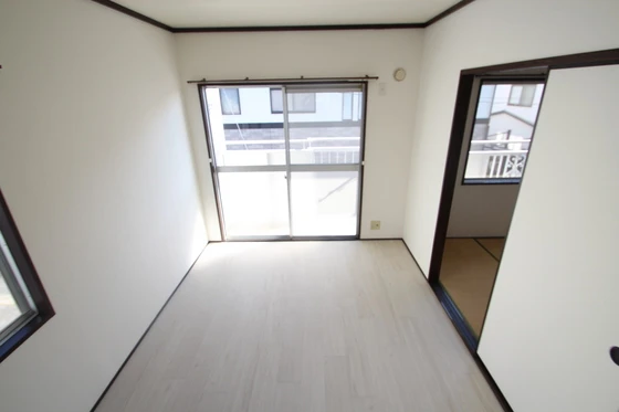 コーポホワイトハウス