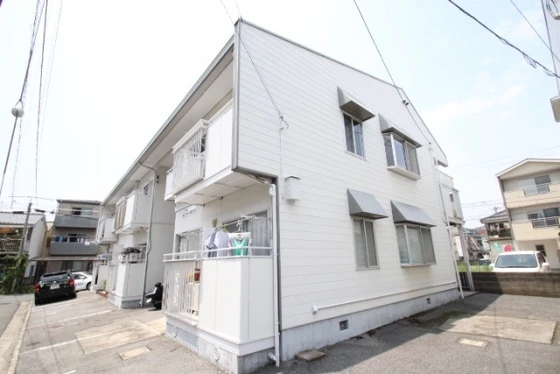 コーポホワイトハウス