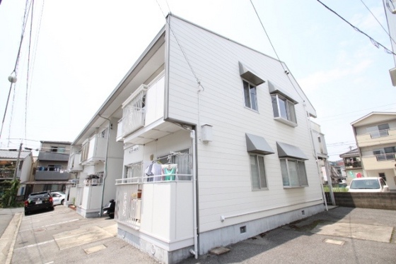 コーポホワイトハウス