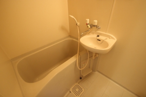 グランディ楽々園