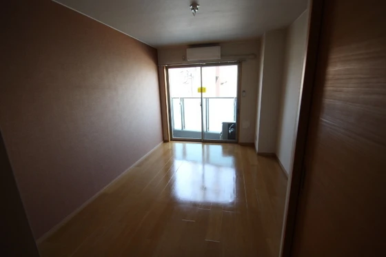 クリスタルビル