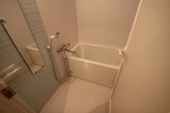 クリスタルビル