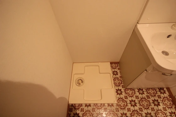 クリスタルビル