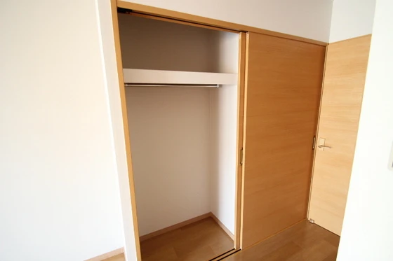 クリスタルビル