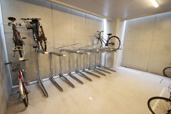 クリスタルビル