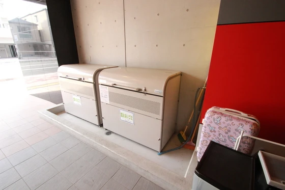 クリスタルビル