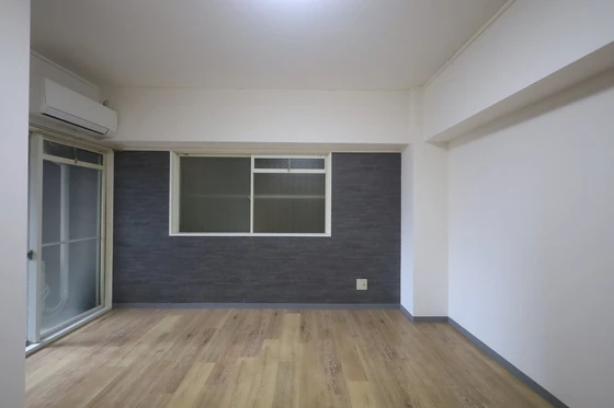 プリシアダイコウビル