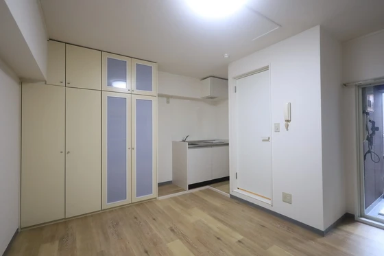 プリシアダイコウビル