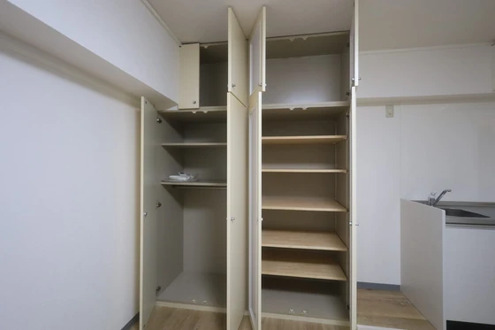 プリシアダイコウビル