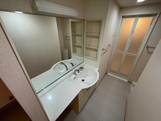 ルミナスコート