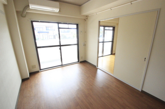 ネオデラサンテ