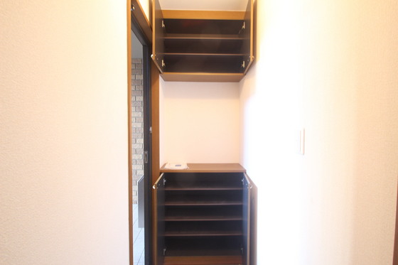 ファミール三筋 A棟