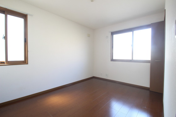 ファミール三筋 A棟