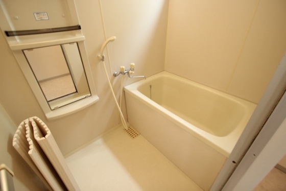 プレジール倉本 A棟