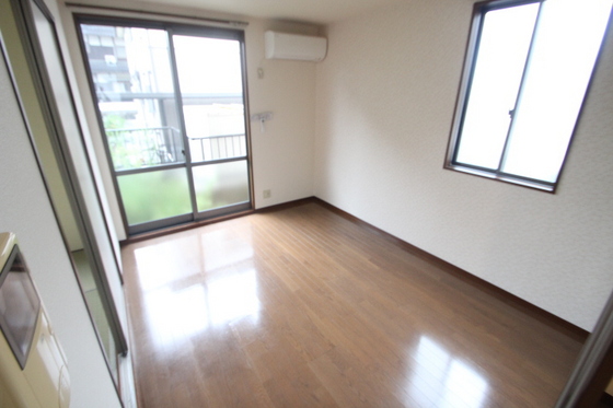 イーストリバーパラリア 弐番館