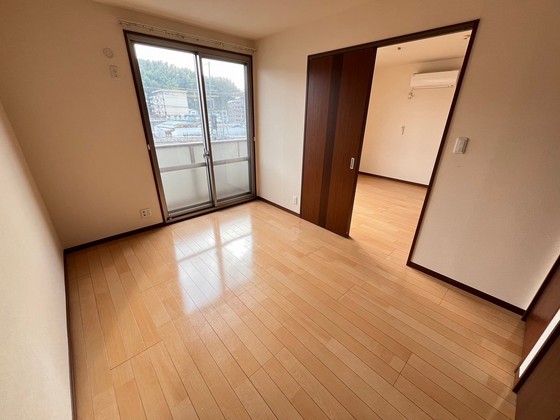 ジェネス八木 B棟