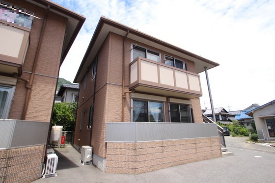 ジェネス八木 B棟