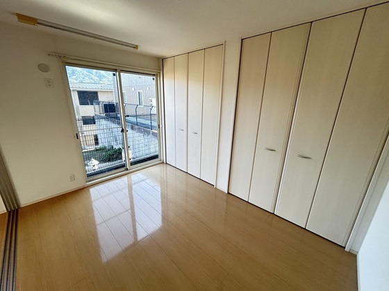 メゾン四季壱番館