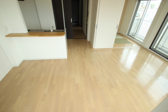 アルル五日市駅前