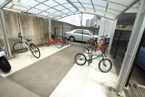 アルル五日市駅前