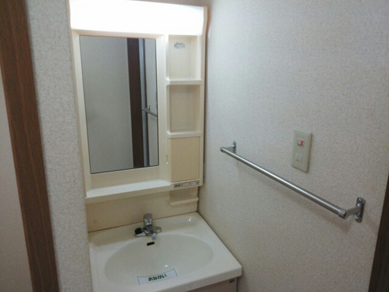 サンプレイス八木